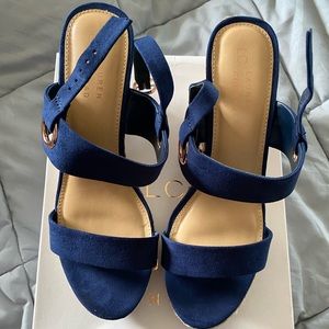 Lauren Conrad Size 10 Navy Blue Wedge